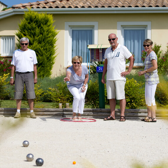 seniors petanque.jpg